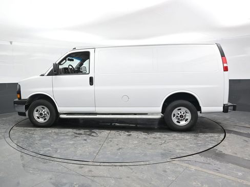 Used 2024 GMC Savana 2500 w/ Driver Convenience Package image 9