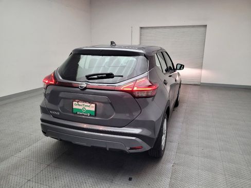 Used 2022 Nissan Kicks S image 7
