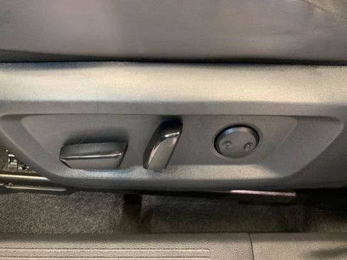 Used 2021 Nissan Rogue SV w/ Premium Package image 18