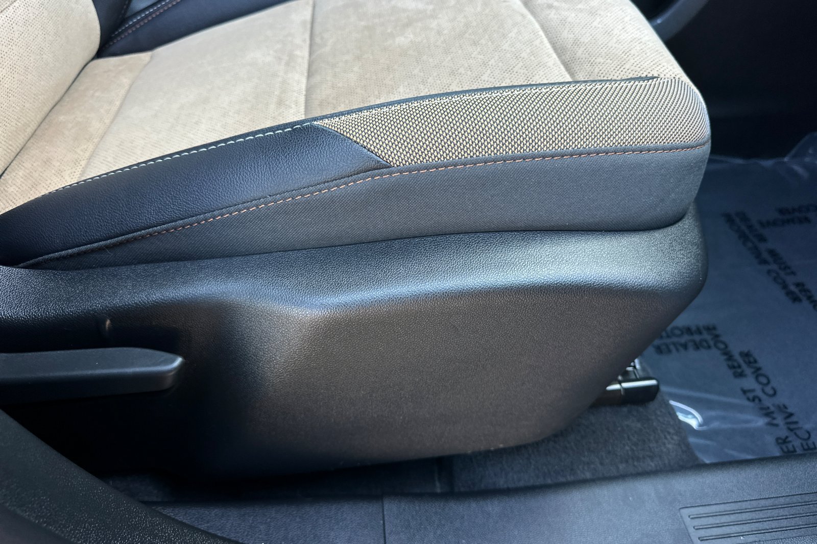 Used 2025 Chevrolet Equinox ACTIV w/ Safety and Technology Package AWD/4WD image 23