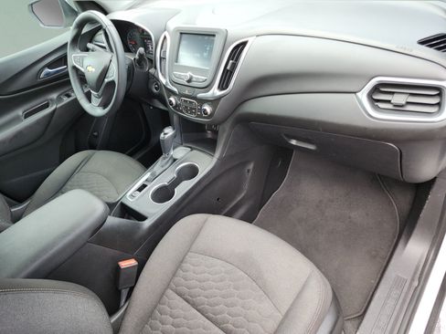 Used 2018 Chevrolet Equinox LT FWD image 20