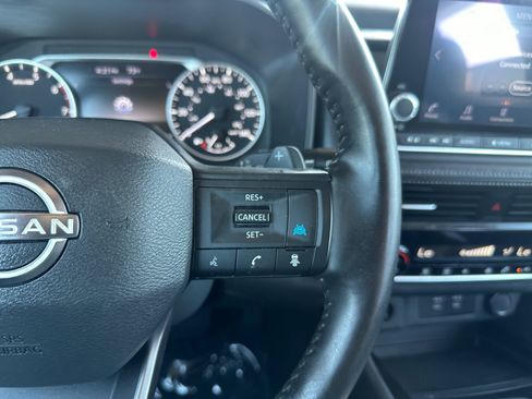 Used 2025 Nissan Rogue SV FWD image 19