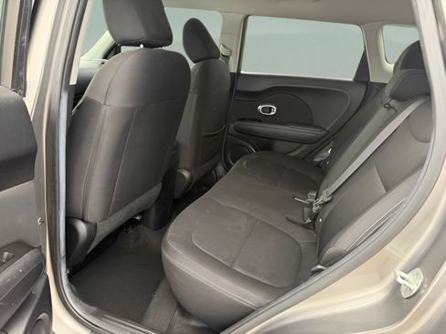 Used 2014 Kia Soul FWD image 21