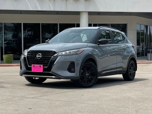 Used 2024 Nissan Kicks SR w/ SR Premium Package FWD image 2