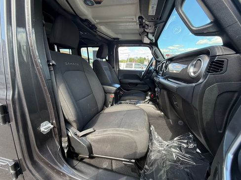 Used 2020 Jeep Wrangler Unlimited Sahara image 29