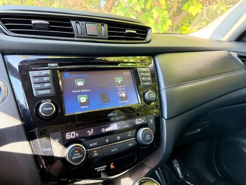 Used 2017 Nissan Rogue SL w/ SL Premium Package AWD/4WD image 36