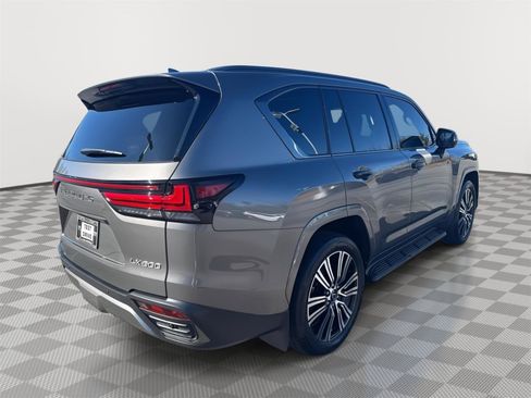 Used 2023 Lexus LX 600 4WD w/ Luxury Package image 5