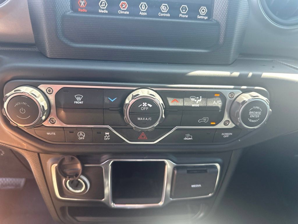 Used 2023 Jeep Gladiator Sport AWD/4WD image 18