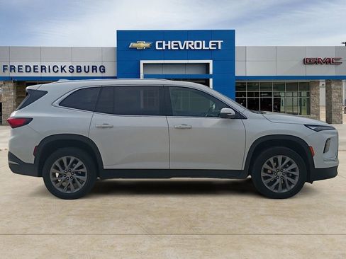 Used 2025 Buick Enclave Preferred FWD image 6