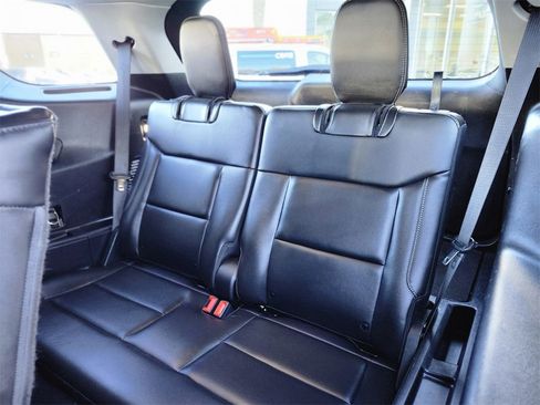 Used 2022 Ford Explorer XLT w/ Equipment Group 202A image 17