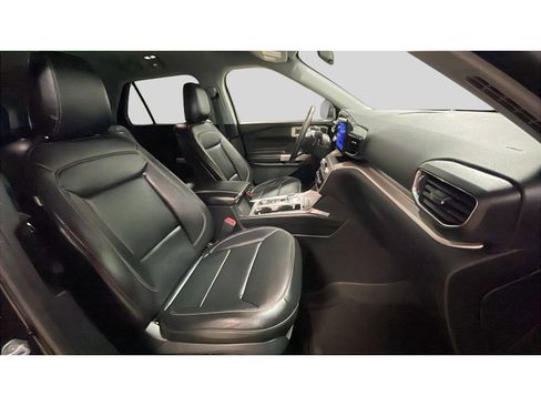 Used 2020 Ford Explorer XLT w/ Equipment Group 202A image 16