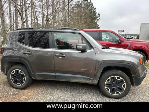 Used 2016 Jeep Renegade Trailhawk image 7