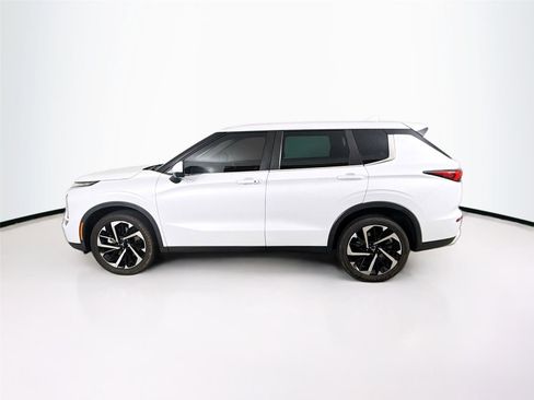 Used 2023 Mitsubishi Outlander SE FWD image 25