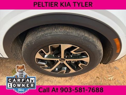 Certified 2025 Kia Sportage EX FWD image 16