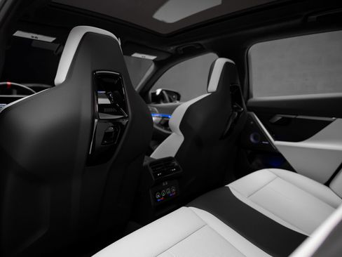 Used 2025 BMW M5 Touring AWD/4WD image 72
