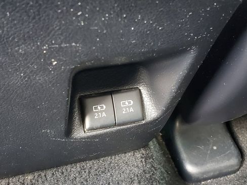 Used 2021 Toyota 4Runner SR5 Premium w/ Moonroof Package image 11