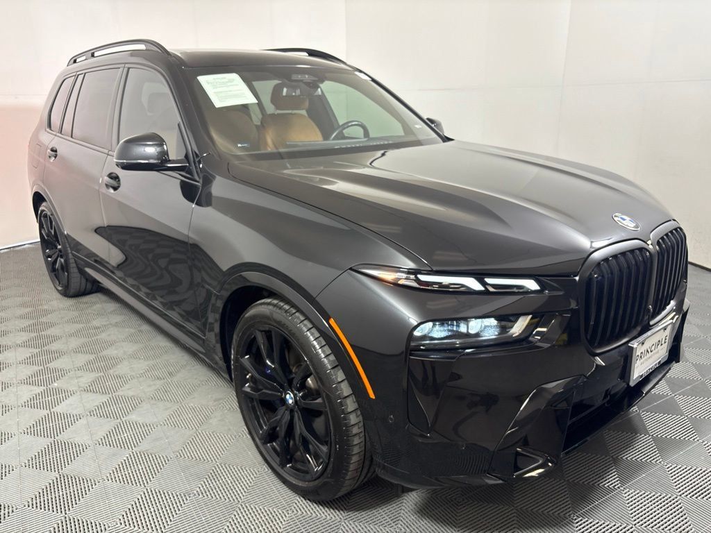 Certified 2026 BMW X7 xDrive40i w/ M Sport Package AWD/4WD image 4