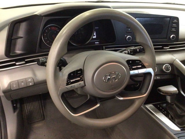 Used 2021 Hyundai Elantra SE FWD image 24