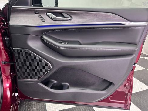 New 2025 Jeep Grand Cherokee Overland w/ Adv Protech Group III image 22