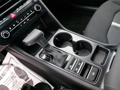 Certified 2025 Hyundai Sonata SE image 23