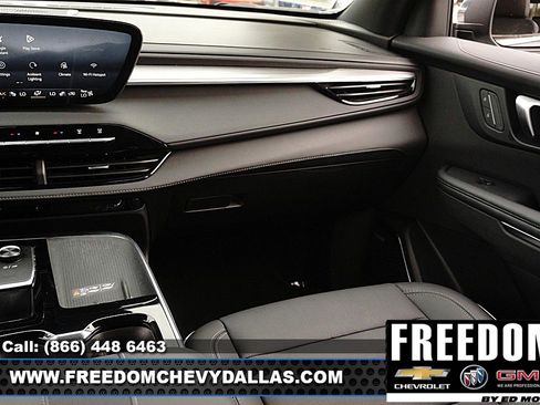 Used 2025 Buick Enclave Preferred image 32