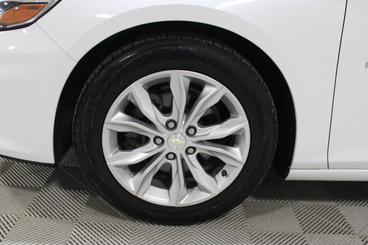 Used 2020 Chevrolet Malibu LT FWD image 39