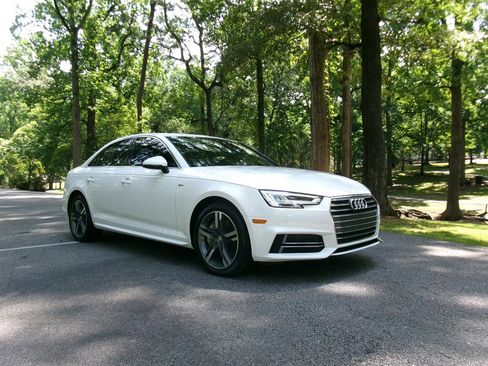 Used 2017 Audi A4 2.0T Premium Plus w/ Premium Plus Package FWD image 3