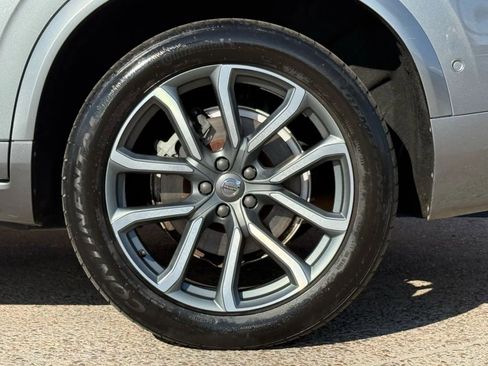 Used 2017 Volvo XC90 T6 Momentum w/ Vision Package image 27