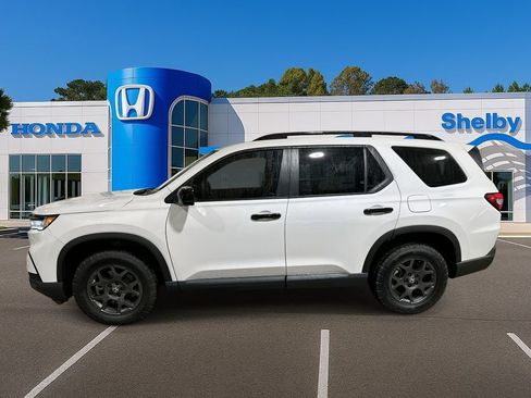 New 2025 Honda Pilot TrailSport image 5
