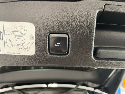 Used 2020 Ford Escape SEL FWD image 9