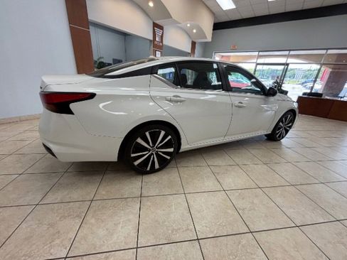 Used 2022 Nissan Altima 2.5 SR FWD image 7