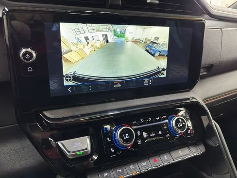 Used 2025 GMC Sierra 1500 AT4 w/ AT4 Premium Package AWD/4WD image 38