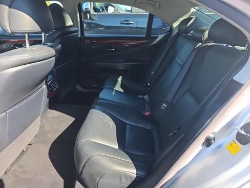 Used 2011 Lexus LS 460 L w/ Luxury Pkg RWD image 6