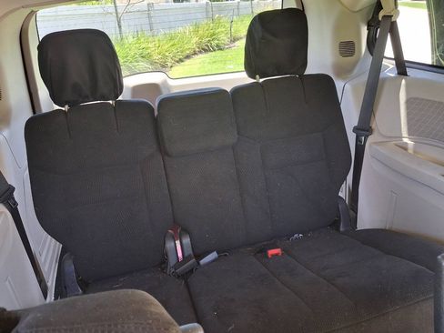 Used 2015 Dodge Grand Caravan SE w/ Quick Order Package 29E SE FWD image 18