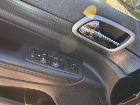 Used 2020 Jeep Grand Cherokee Laredo image 19