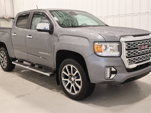 Used 2021 GMC Canyon Denali image 4