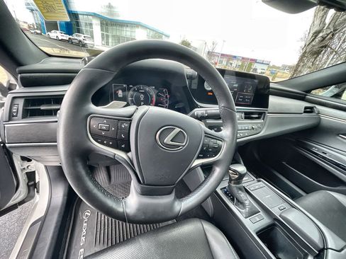 Used 2022 Lexus ES 350 w/ Premium Package image 10