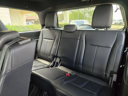 Used 2021 Ford Expedition XLT image 13