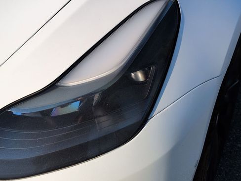 Used 2022 Tesla Model 3 Performance image 6