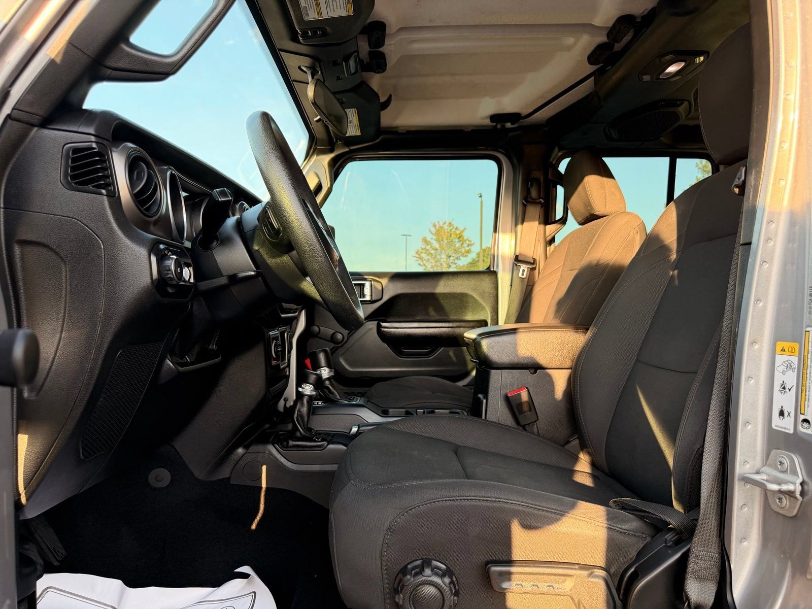 Used 2018 Jeep Wrangler Unlimited Sport AWD/4WD image 14