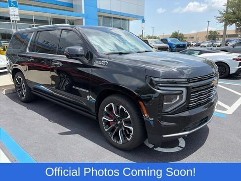 Used 2025 Chevrolet Suburban High Country AWD/4WD image 3