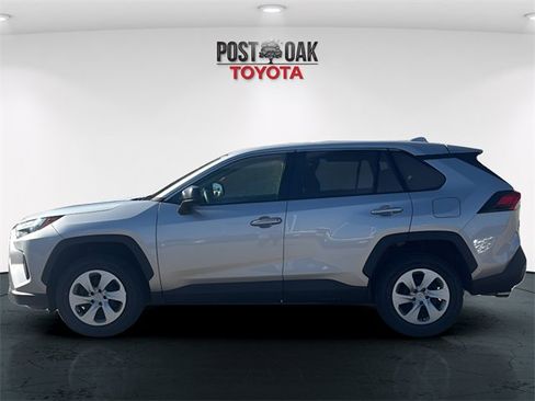 Used 2024 Toyota RAV4 LE image 4