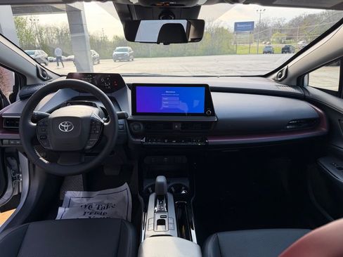New 2026 Toyota Prius Plug-In Hybrid FWD image 9
