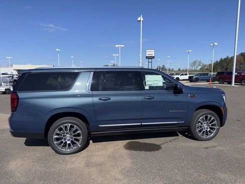 New 2026 GMC Yukon XL Denali AWD/4WD image 9