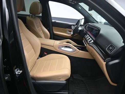 Used 2024 Mercedes-Benz GLS 450 4MATIC image 32