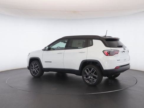 New 2026 Jeep Compass Limited image 20