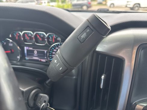 Used 2017 Chevrolet Silverado 1500 LT AWD/4WD image 25