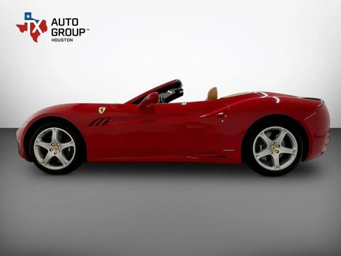 Used 2013 Ferrari California RWD image 9