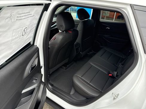 New 2026 Chevrolet Trax RS w/ Sunroof Package FWD image 16