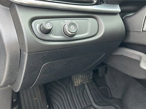 Used 2018 Chevrolet Volt Premier image 10